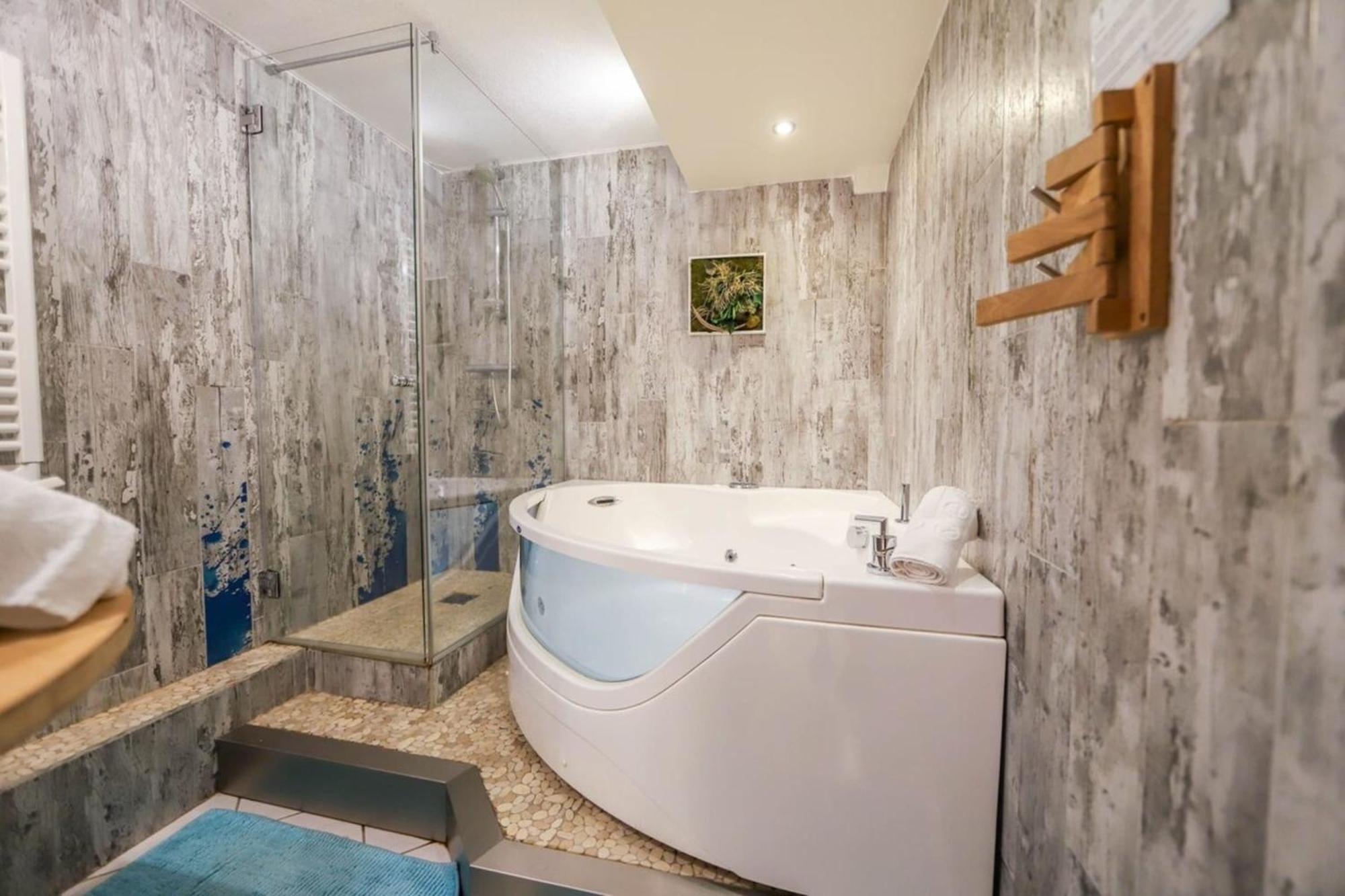 Le Cocon - Lofts & Lakes Certified 4-Stars Annecy Luaran gambar